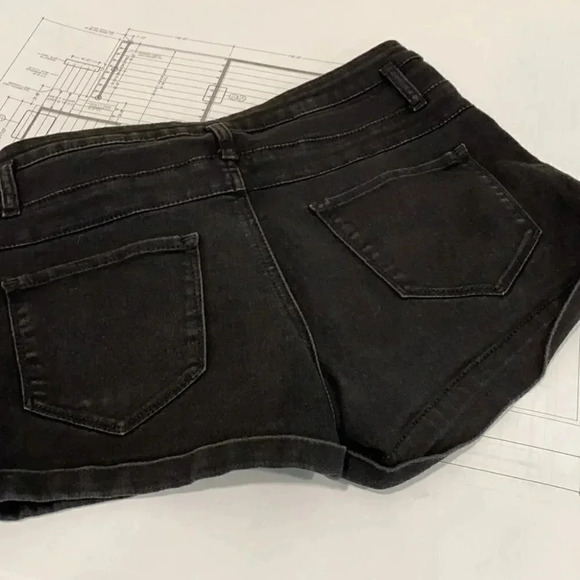 No Boundaries shorts - Picture 3 of 7